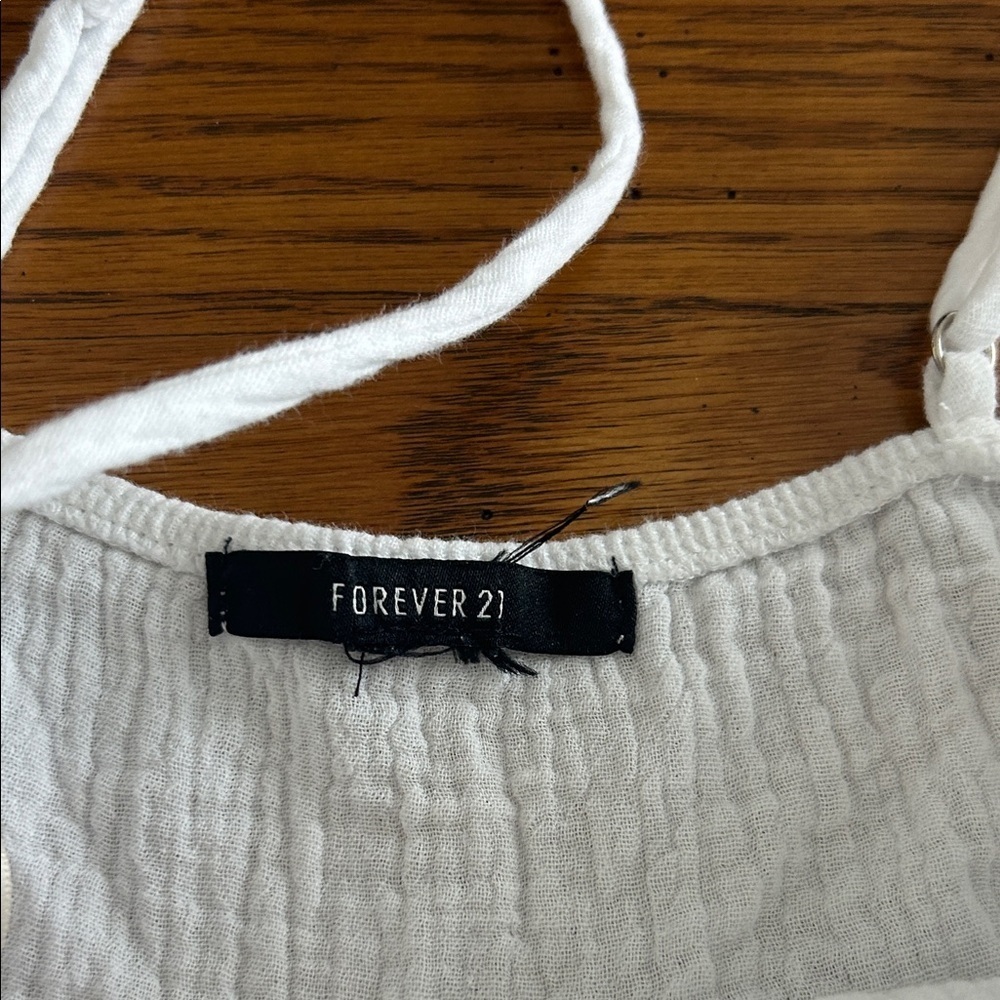 White Ruffled Women's Top/9 - Picture 2 of 3